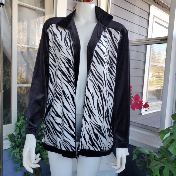 New With Tag Blast Black & White Zebra Print Velvet Zipped Up Front Jacket /Med. - Picture 11 of 11